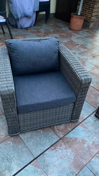 Sofá y sillones de jardín trenzados