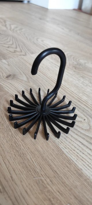Percha giratoria para corbatas