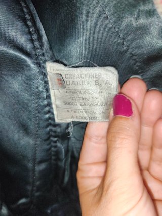 Chaquetón de cuero negro mujer con capucha