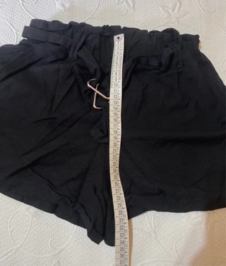 Pantalones cortos negros con cinturón