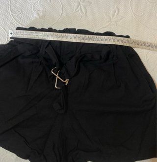 Pantalones cortos negros con cinturón