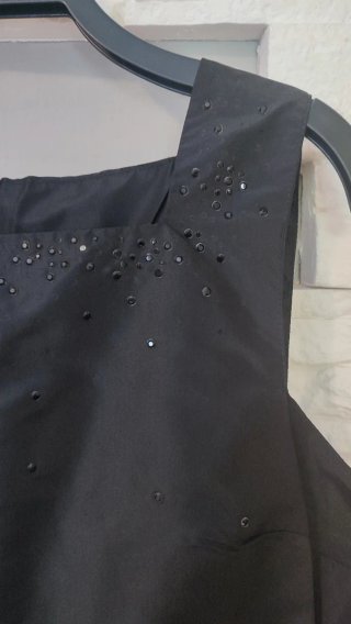 Tubino nero con paillettes