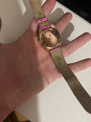 Reloj Lotus Dorado y Rosa