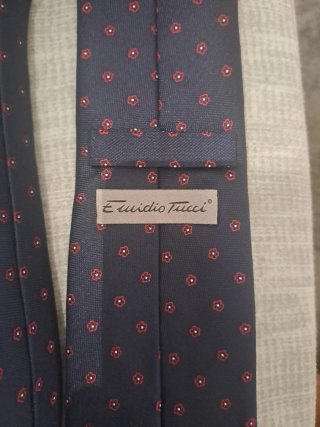 Corbata Emiclio Tucci azul con puntos rojos