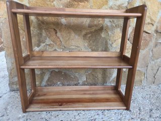 Estantería de madera maciza