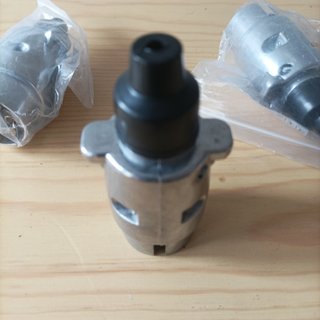 3 Conectores de remolque metálicos