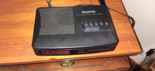 Radio Despertador Sanyo RM-5080 AM/FM