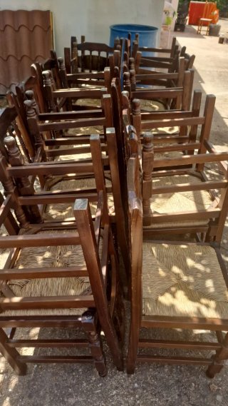 Sillas madera y mimbre