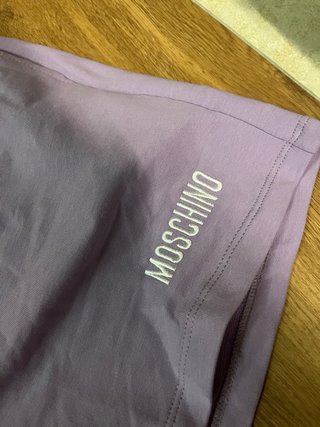 Conjunto Moschino Oso Toy Blanco y Morado