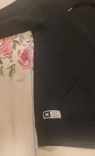 Sudadera Negra con Logo Azul