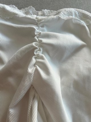 Top palabra de honor blanco encaje