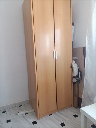 Armario de madera y metal
