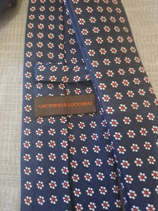 Corbata Victorio & Luccino Azul con Flores Rojas