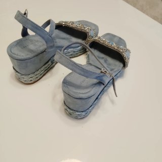 Sandalias plataforma azules con pedrería