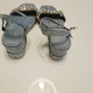Sandalias plataforma azules con pedrería