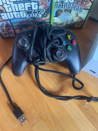 Xbox Series S + 2 Controller + Cuffie + 2 Giochi