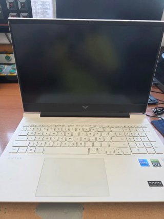 Portátil HP Victus 16-d1021ns Blanco