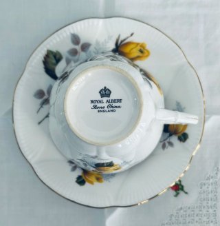 Taza y plato de té porcelana inglesa