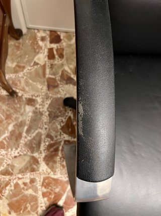 Silla ergonómica de oficina acolchada negra