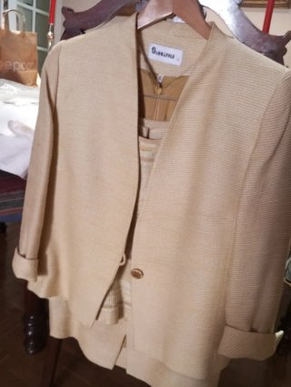 Traje chaqueta SANGAPHER beige/dorado