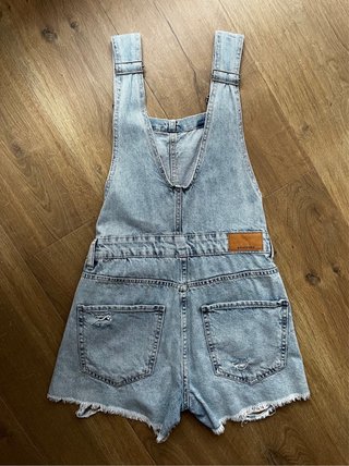 Peto vaquero roto claro Stradivarius Talla XS