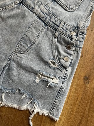 Peto vaquero roto claro Stradivarius Talla XS