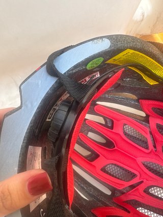Casco Bici/Patinete Negro y Rojo