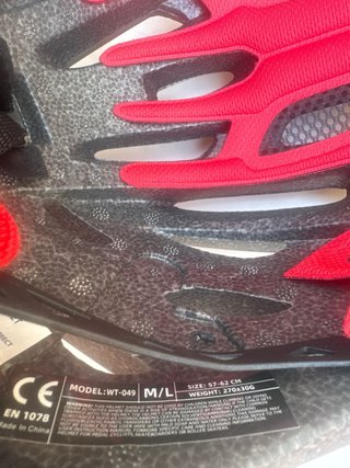 Casco Bici/Patinete Negro y Rojo