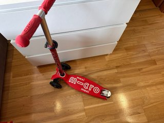 Patinete Maxi Micro Deluxe LED Rojo