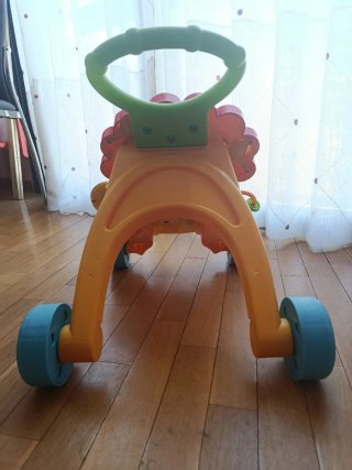 Andador musical León Fisher Price