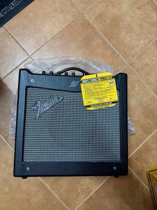 Amplificador Fender Mustang I V2