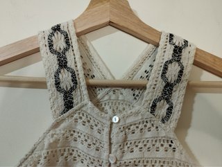 Top crochet beige S detalles negro Zara nuevo