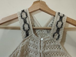 Top crochet beige S detalles negro Zara nuevo