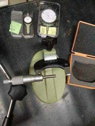 Reloj comparador y palpador