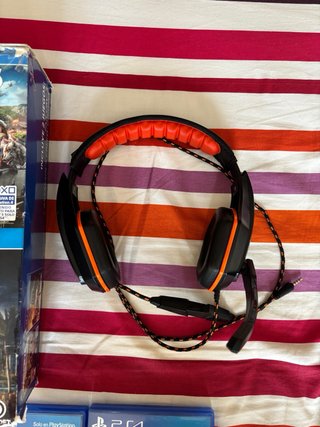 PS4 (PlayStation 4) Negra + 12 Juegos