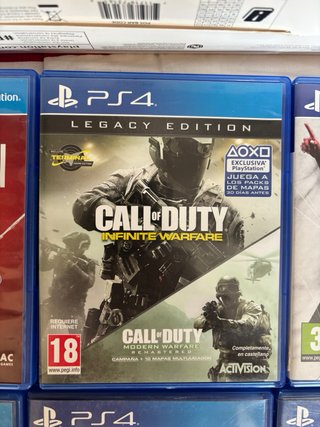 PS4 (PlayStation 4) Negra + 12 Juegos