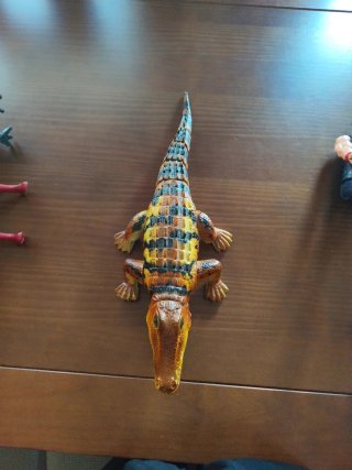 Cocodrilo de juguete