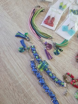 Lote de bisutería artesanal