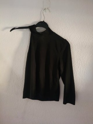 Camiseta asimétrica negra