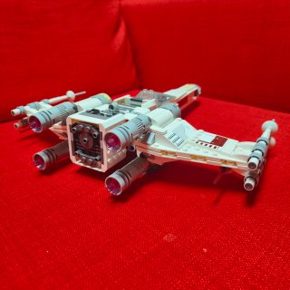 Lego X-Wing Starfighter con figuras Star Wars