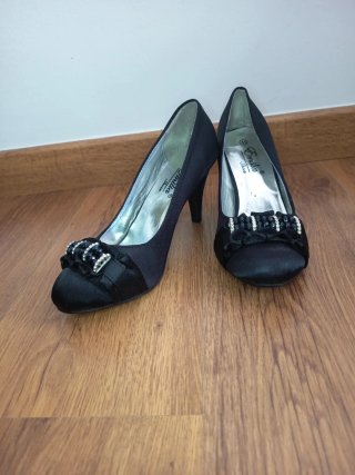 Zapatos de tacón negros Emilia Shoes talla 41