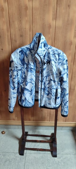 CORTAVIENTOS MUJER HELLY HANSEN FLORES BANCO AZUL