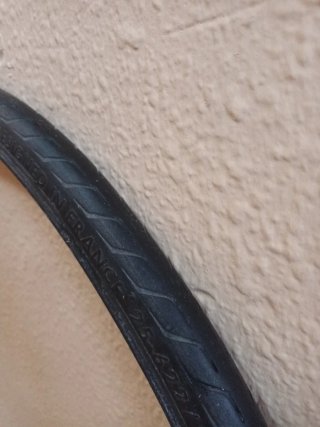 Cubiertas BTwin 700x25