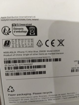 2  iPhone 17 uno blanco y otro azul precio por und