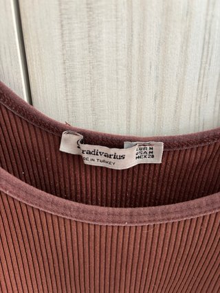 Top crop canalé marrón teja | Stradivarius