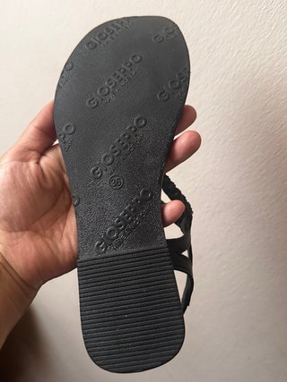 Sandalias planas negras con pedrería