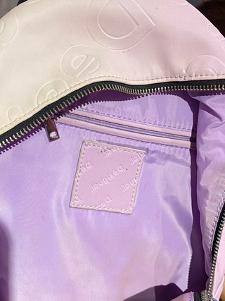 Mochila Desigual morada y blanca