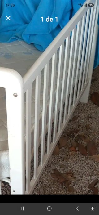 Cuna de madera blanca