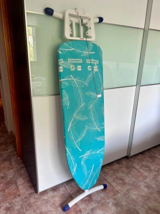 Buena Tabla de planchar con plancha Rowenta