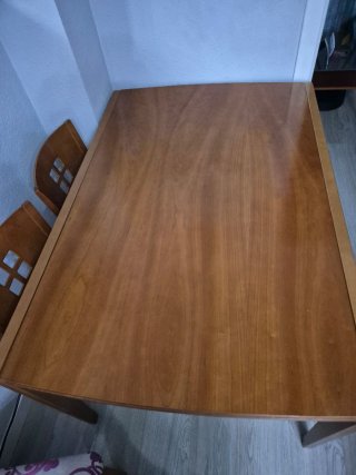 Conjunto mesa y sillas de salón madera